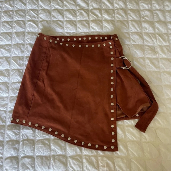 Lulus brown studded faux suede asymmetrical mini skirt - Picture 2 of 6
